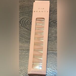Tip Beauty Nails